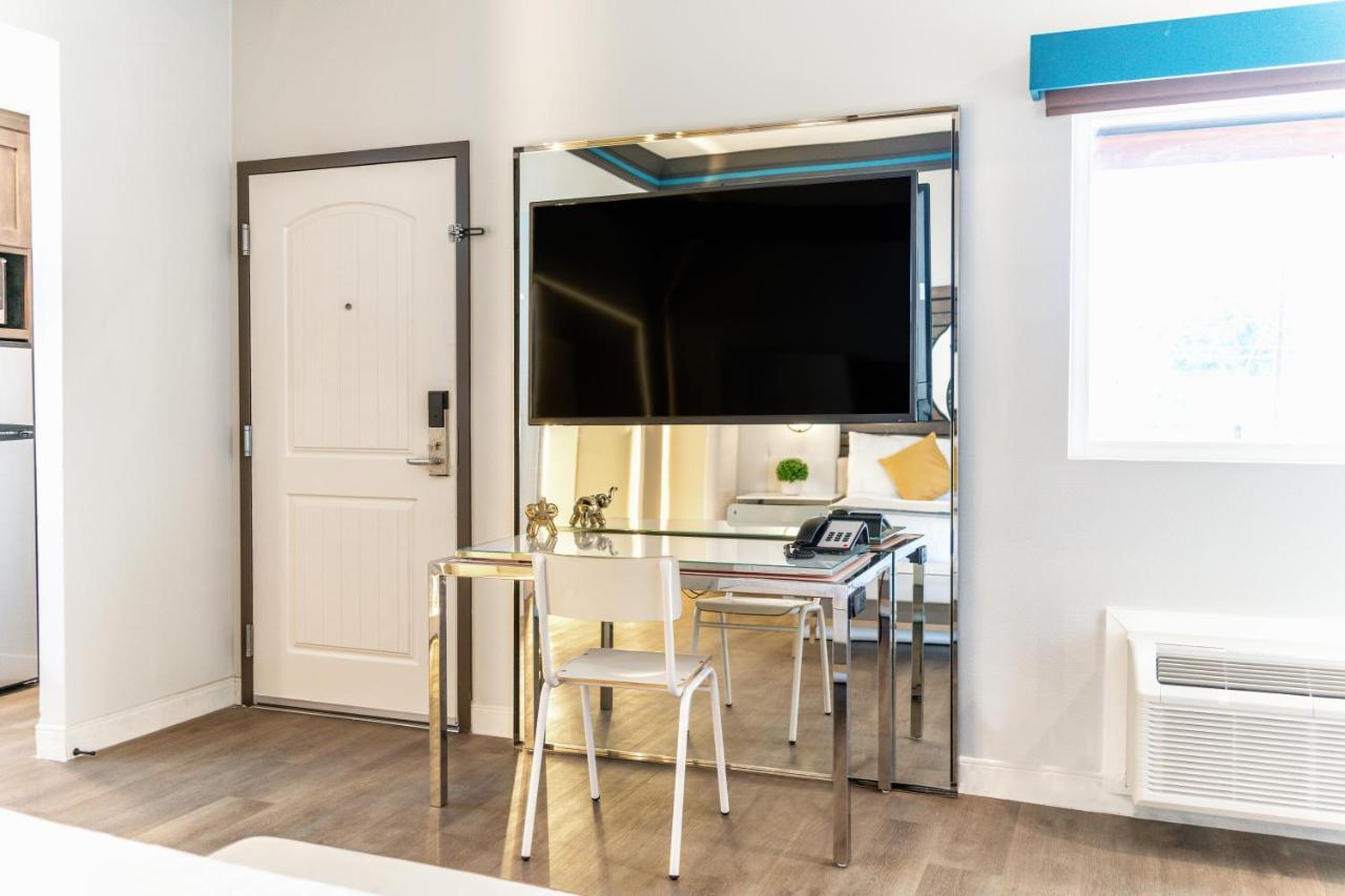 Aspire Inn Studios & Spas Bellflower Ngoại thất bức ảnh