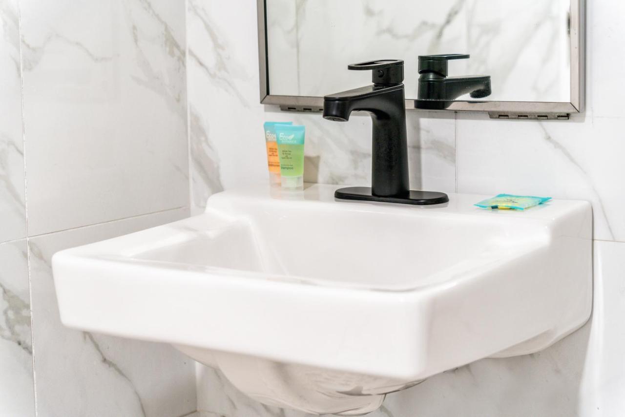 Aspire Inn Studios & Spas Bellflower Ngoại thất bức ảnh